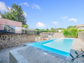 Comfy Holiday Home in Saint-Denis with Private Pool